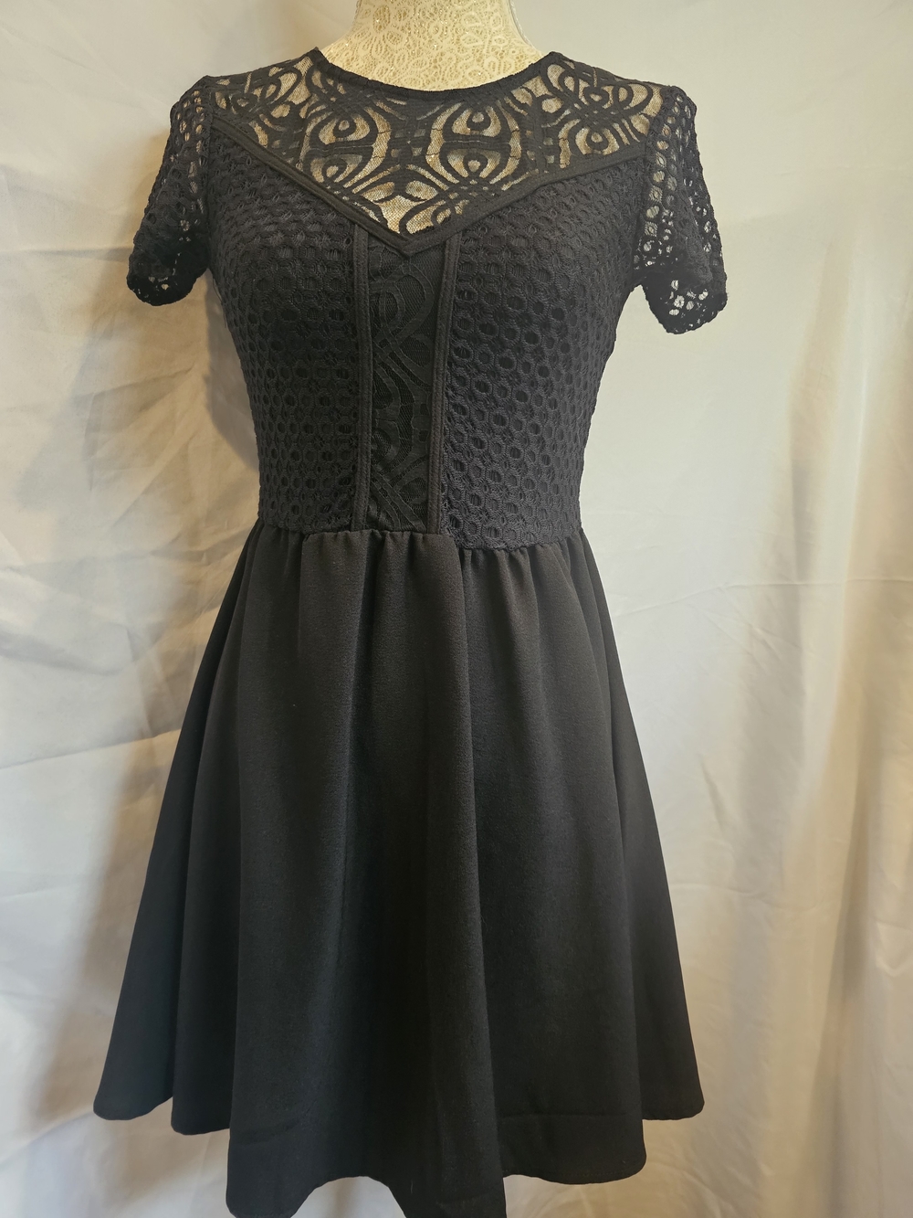 H&M Black Dress W/Sheer Lace On Nk & Back. Fit-and-Flare Dress. Size 4